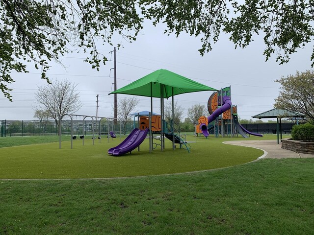 2406 Daybreak Ct, Elgin, IL 60123 - view of community play area