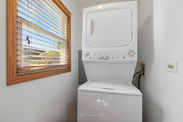 16810 Highview Ave, Orland Hills, IL 60487 - laundry area featuring stacked washer / dryer