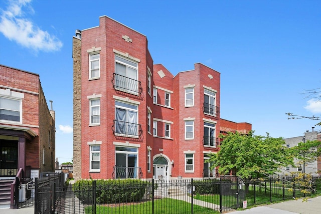 6640 S Kimbark Ave Unit 3, Chicago, IL 60637 - view of property with a fenced front yard