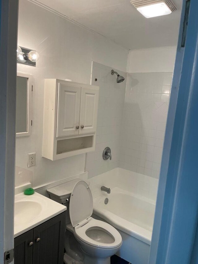430 Spring Ave, Dekalb, IL 60115 - full bathroom featuring washtub / shower combination and vanity