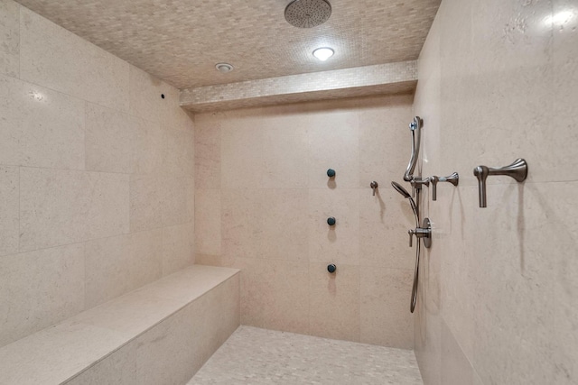 6801 N Lexington Ln, Niles, IL 60714 - bathroom featuring a tile shower
