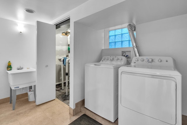 6801 N Lexington Ln, Niles, IL 60714 - washroom with washing machine and clothes dryer