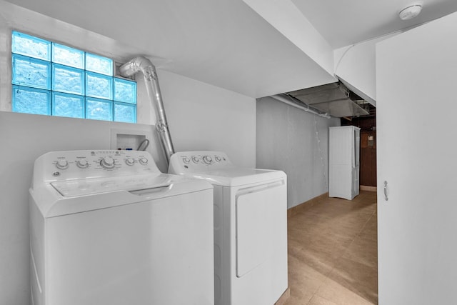 6801 N Lexington Ln, Niles, IL 60714 - washroom featuring separate washer and dryer