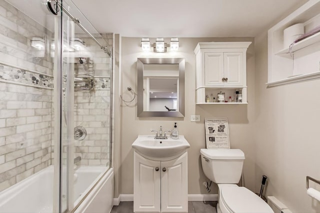 929 N Delphia Ave, Park Ridge, IL 60068 - full bath featuring toilet, combined bath / shower with glass door, vanity, and baseboards