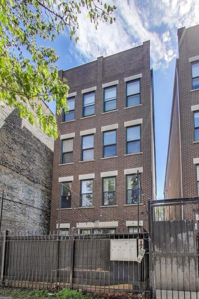 2303 W Chicago Ave Unit 2, Chicago, IL 60622 - view of property