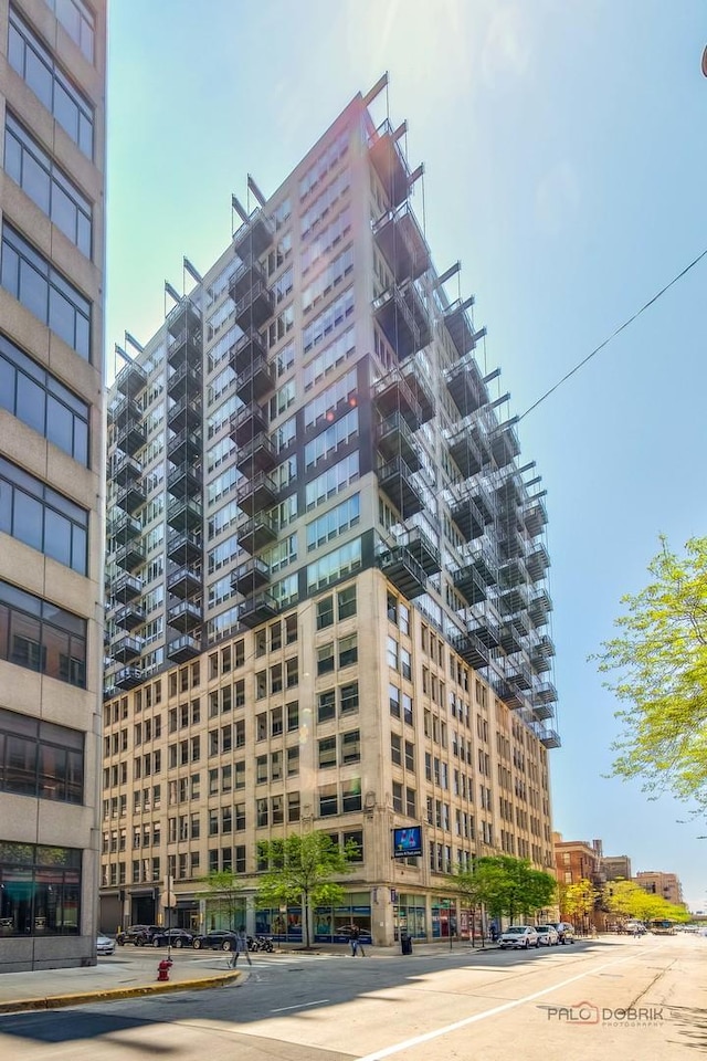 565 W Quincy St Unit 1206, Chicago, IL 60661 - view of apartment building / complex