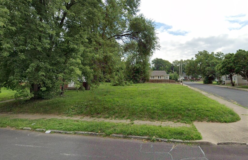 1402 N Broadway St, Peoria, IL 61606