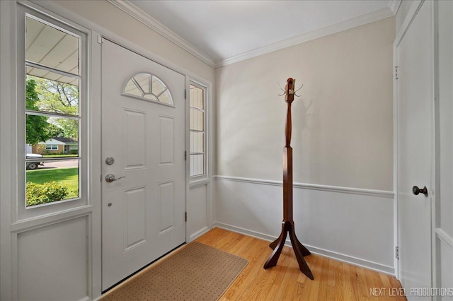 1731 Garfield Ave, Aurora, IL 60506 - foyer entrance featuring crown molding and light wood-type flooring