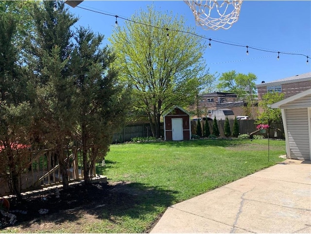 8632 New England Ave, Burbank, IL 60459 - view of yard featuring a storage shed and an outdoor structure