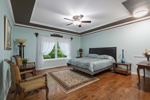 5419 Rita Ave, Crystal Lake, IL 60014 - bedroom with wood finished floors, crown molding, baseboards, and a ceiling fan