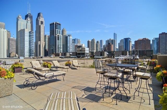 view of patio / terrace with a view of skyline