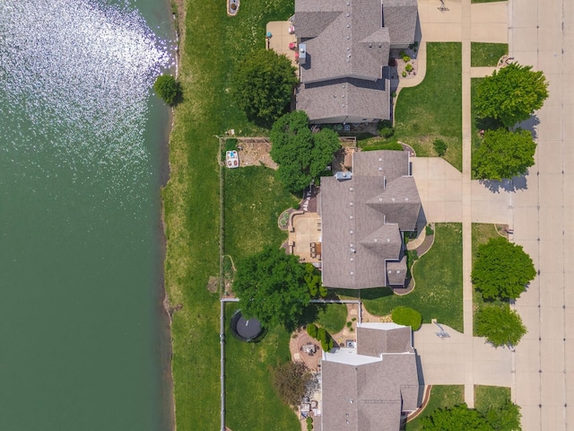aerial view of property and surrounding area