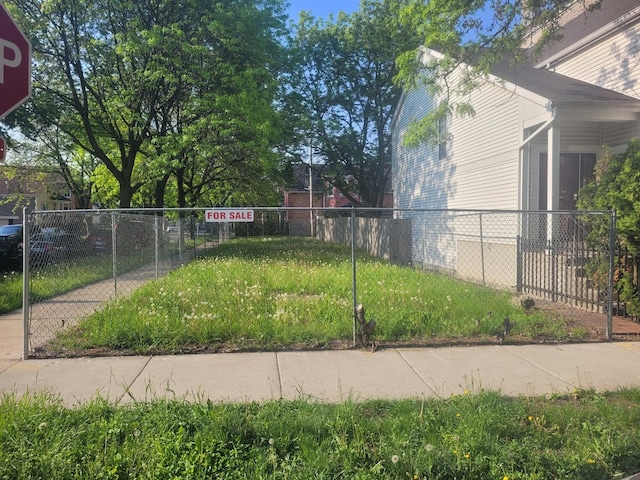 2735 W 16th St, Chicago, IL 60608