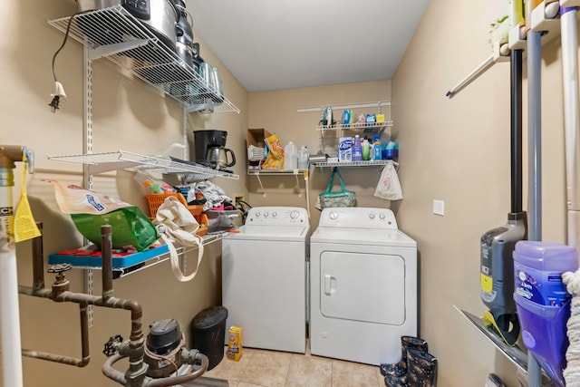 1592 Lighthouse Dr, Naperville, IL 60565 - laundry area with independent washer and dryer