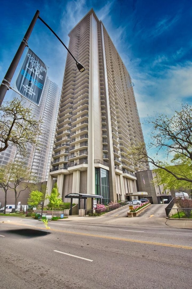 6007 N Sheridan Rd Unit 25F, Chicago, IL 60660 - view of building exterior