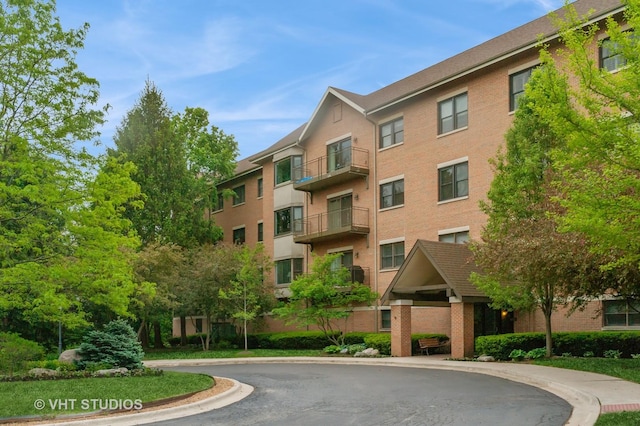 20 Trafalgar Sq Unit 308, Lincolnshire, IL 60069 - photo 1