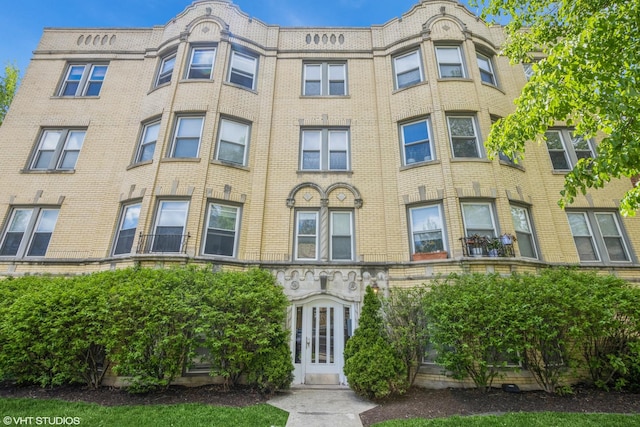 6204 N Claremont Ave Unit 3, Chicago, IL 60659 - view of apartment building / complex