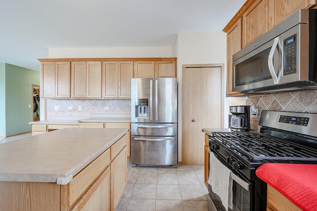 10941 Preston Pkwy, Huntley, IL 60142 - kitchen featuring stainless steel appliances, backsplash, light brown cabinetry, and light countertops