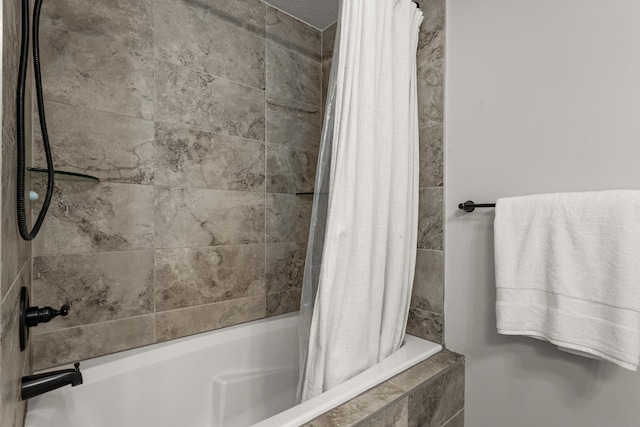 2011 Medical Center Dr, Monticello, IL 61856 - bathroom featuring shower / bath combination with curtain
