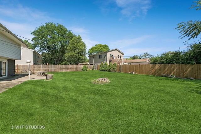1826 E Tano Ln, Mount Prospect, IL 60056 - fenced backyard with a patio