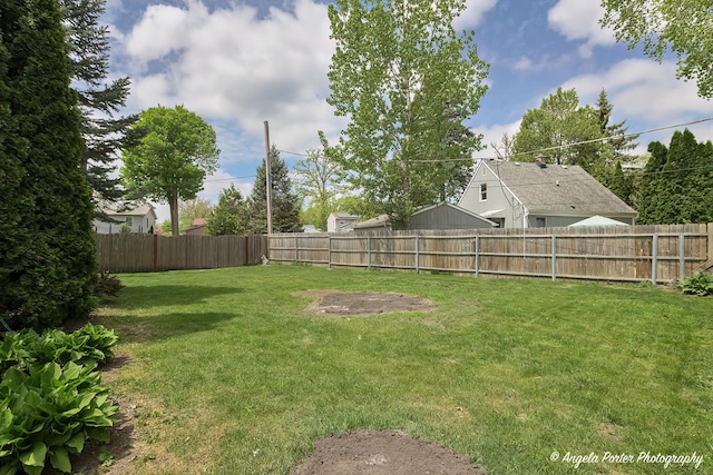 716 Lagoon Ter, Round Lake Beach, IL 60073 - view of yard