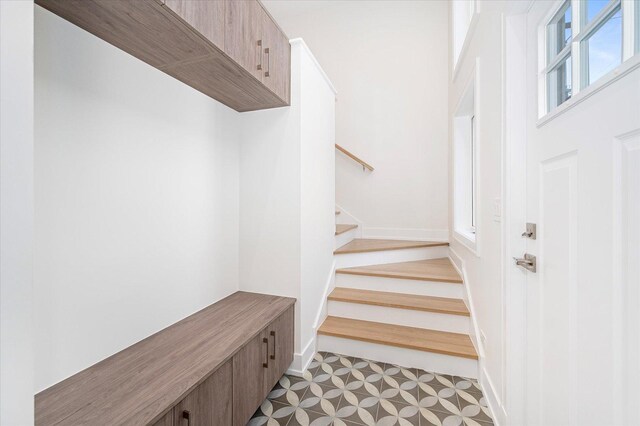 1542 W Highland Ave, Chicago, IL 60660 - mudroom featuring tile patterned floors and baseboards