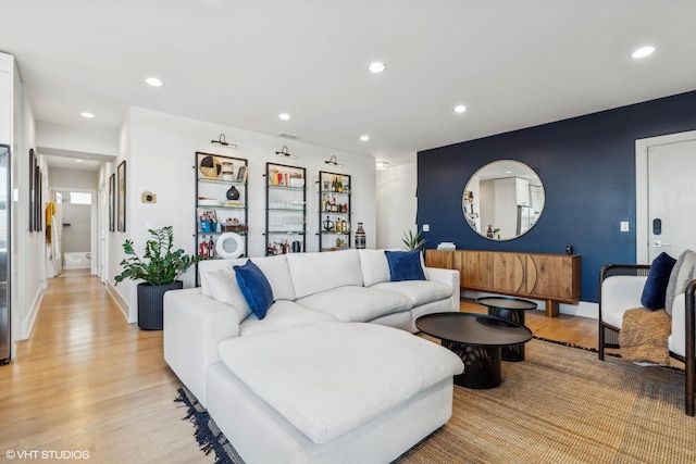 1203 E 46th St Unit 4N, Chicago, IL 60653 - living area featuring light wood-style floors, recessed lighting, and baseboards