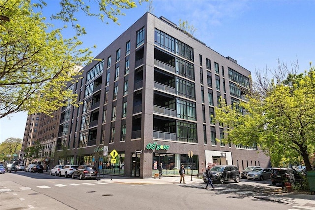 2773 N Hampden Ct Unit Ph03, Chicago, IL 60614 - view of apartment building / complex