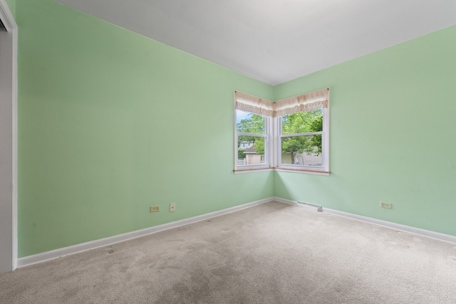 202 N Elmhurst Ave, Mount Prospect, IL 60056 - unfurnished room with carpet flooring and baseboards