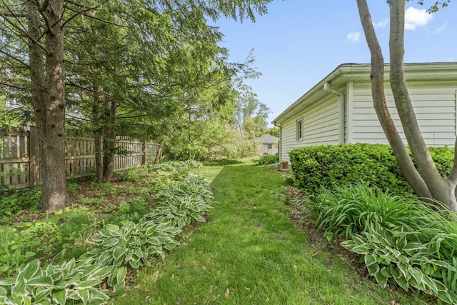 202 N Elmhurst Ave, Mount Prospect, IL 60056 - view of yard