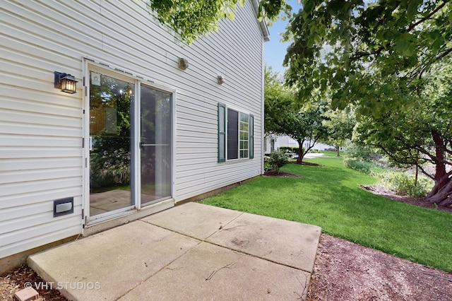 733 Fieldcrest Dr Unit A, South Elgin, IL 60177 - view of green lawn with a patio