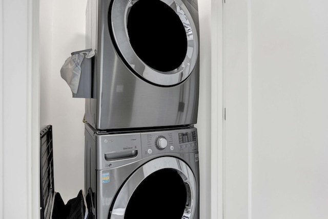 3056 N Monticello Ave, Chicago, IL 60618 - laundry room featuring stacked washer / dryer