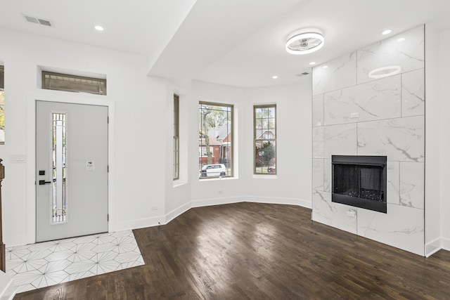 6610 S Saint Lawrence Ave, Chicago, IL 60637 - entrance foyer featuring wood finished floors, recessed lighting, baseboards, and a premium fireplace