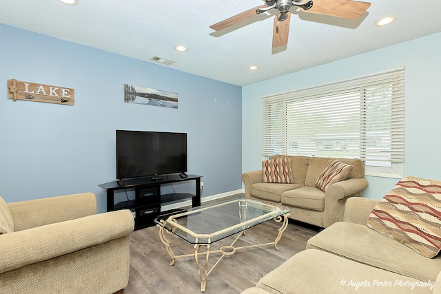 1708 Meadow Ln, Mchenry, IL 60050 - living room featuring wood finished floors, recessed lighting, a ceiling fan, and baseboards