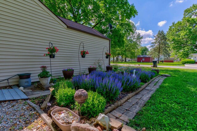 606 E Houghton St, Tuscola, IL 61953 - view of grassy yard