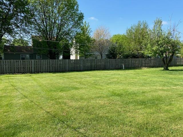 950 Arlon Rd, Aurora, IL 60506 - view of yard