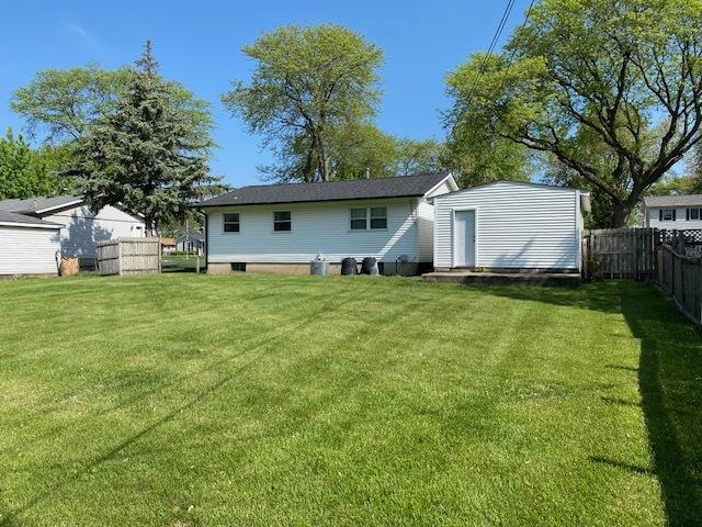 950 Arlon Rd, Aurora, IL 60506 - back of property with an outbuilding