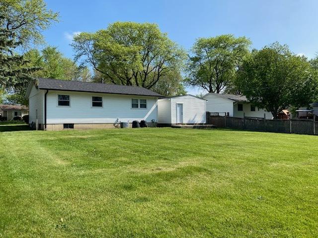 950 Arlon Rd, Aurora, IL 60506 - view of rear view of house