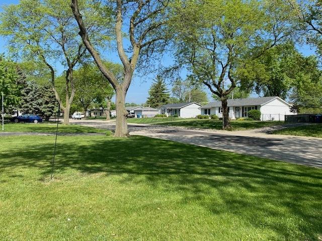 950 Arlon Rd, Aurora, IL 60506 - view of yard