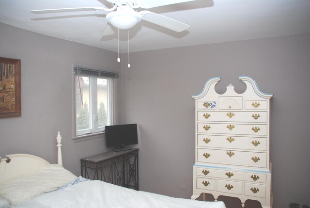 735 Lamon Ave, Wilmette, IL 60091 - bedroom featuring a ceiling fan