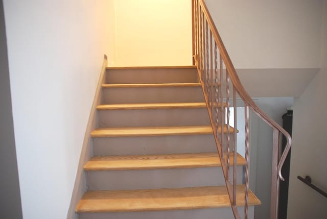 735 Lamon Ave, Wilmette, IL 60091 - view of stairs