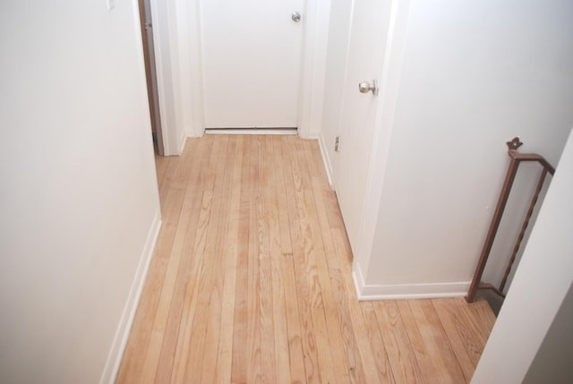 735 Lamon Ave, Wilmette, IL 60091 - hall featuring light wood finished floors