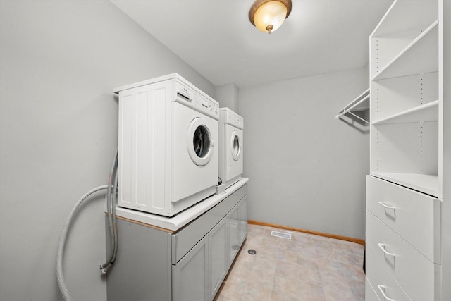 16608 W 135th St, Lemont, IL 60439 - laundry room featuring washing machine and dryer and baseboards