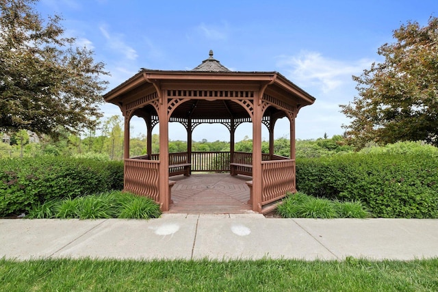 698 S Jade Ln Unit 698, Round Lake, IL 60073 - surrounding community with a gazebo