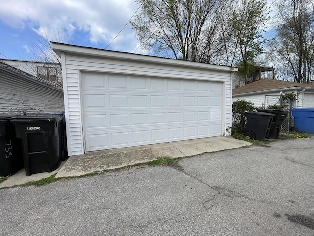 733 E 90th St, Chicago, IL 60619 - view of detached garage