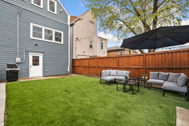3104 N Sacramento Ave, Chicago, IL 60618 - view of yard featuring an outdoor hangout area