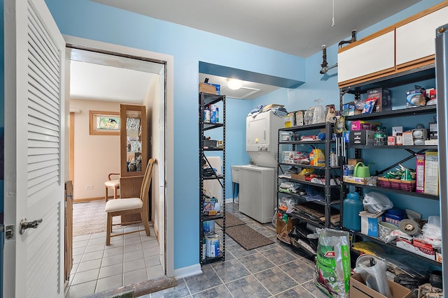 7009 W 115th Pl, Worth, IL 60482 - storage area with stacked washing machine and dryer