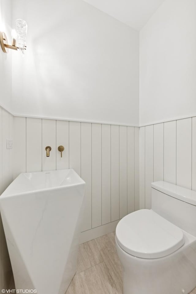 1107 Quassey Ave, Lake Bluff, IL 60044 - half bathroom featuring toilet