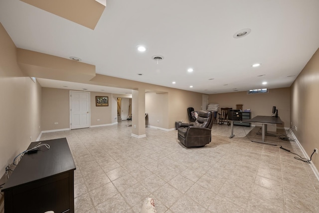 14356 S Birchwood Ct, Homer Glen, IL 60491 - living area featuring baseboards and recessed lighting