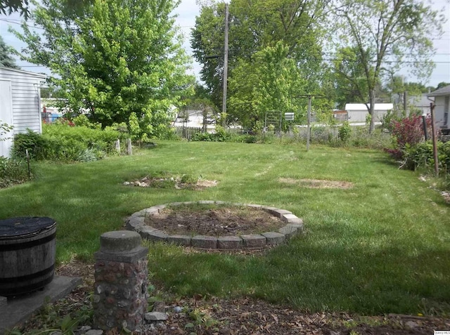 1619 Locust, Quincy, IL 62301 - view of yard